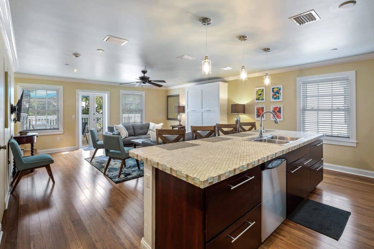 Cloud Suite on Duval Street with Balcony