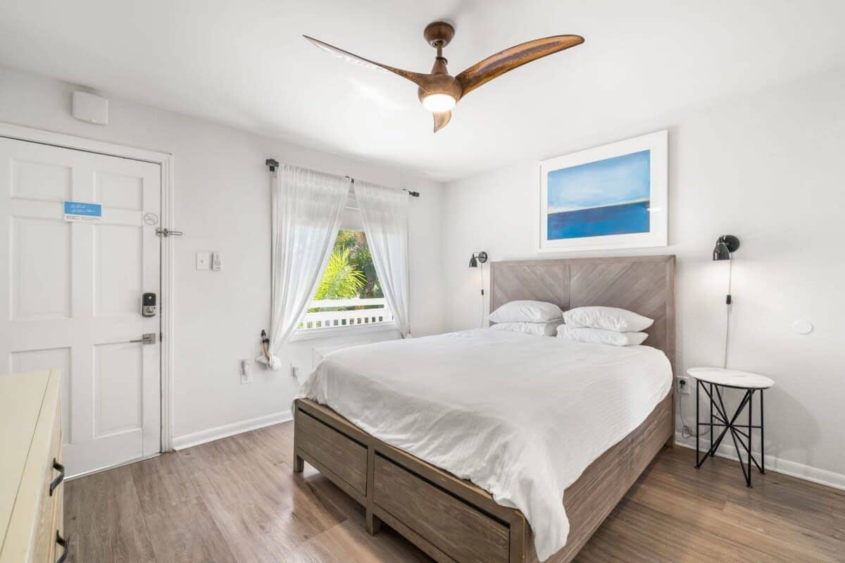 NEW! South Petite Room | Steps to the Beach!