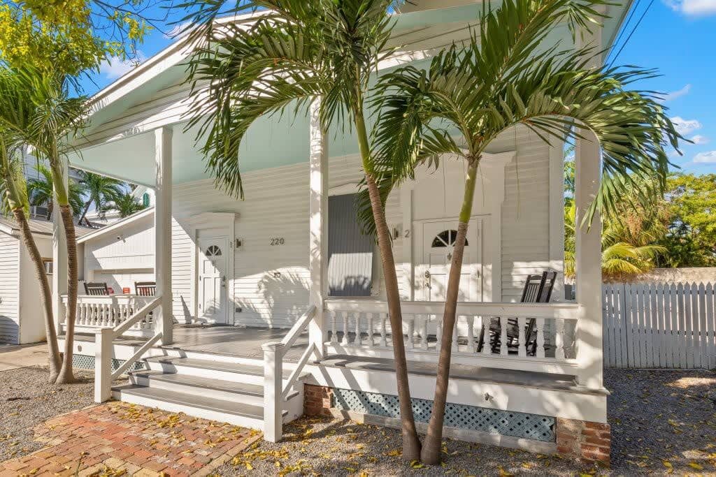 Mesa House Dos - One block from Duval St