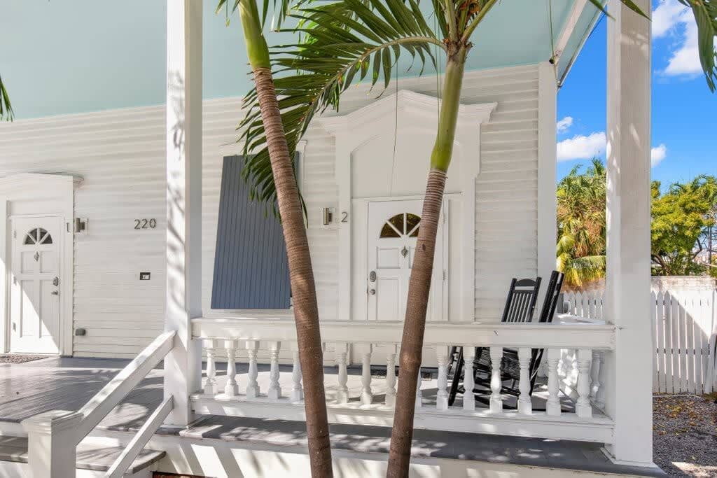 Mesa House Dos - One block from Duval St