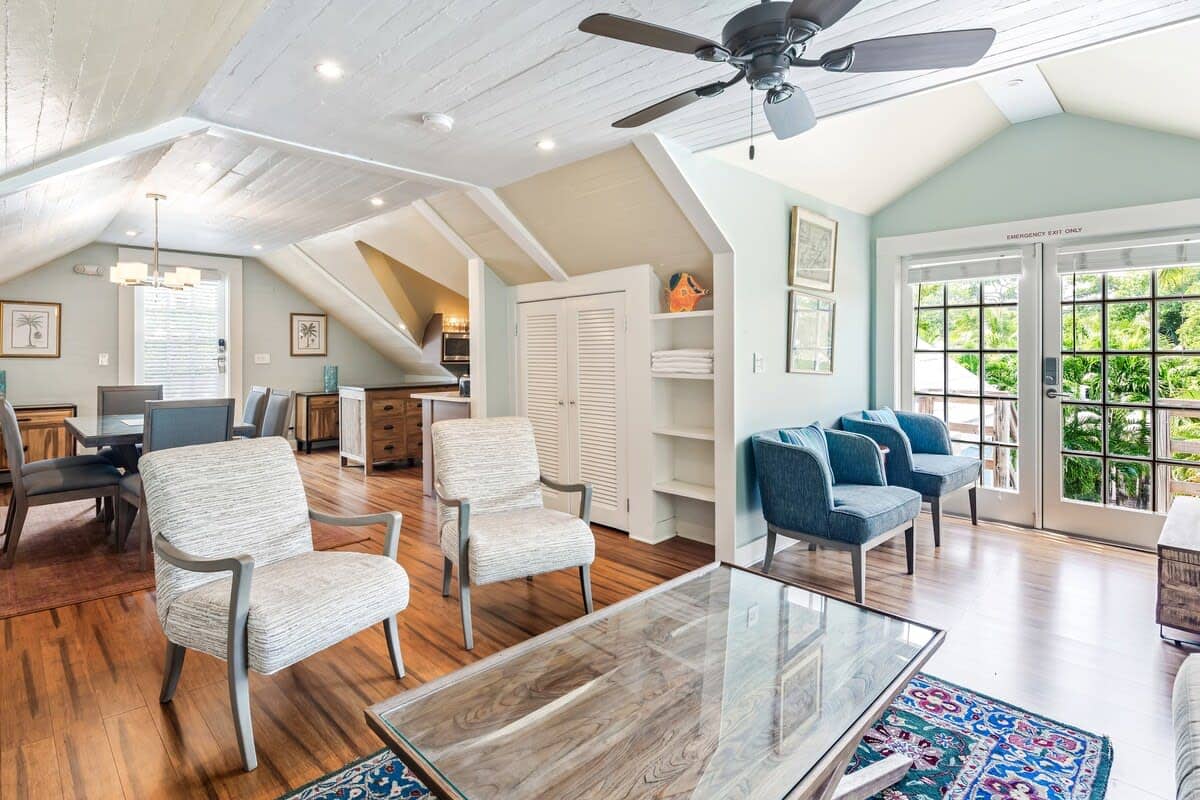 Sky Loft - Steps from Duval Street & Shared Pool
