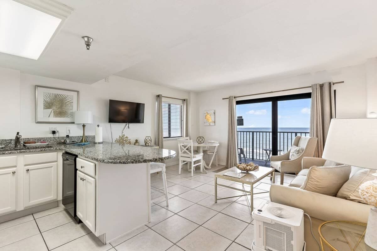 Top Floor Oceanfront Condo w/ Pool & Beach Access!