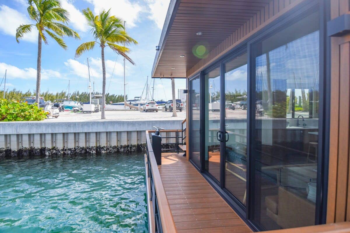 Waterfront & Heated Pool - Away Awai Floating Villa