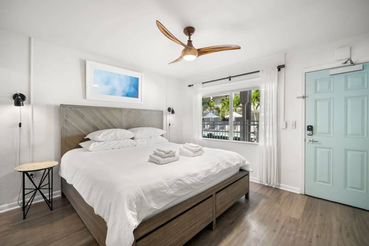 The Cabana Suite | Steps to the Beach!