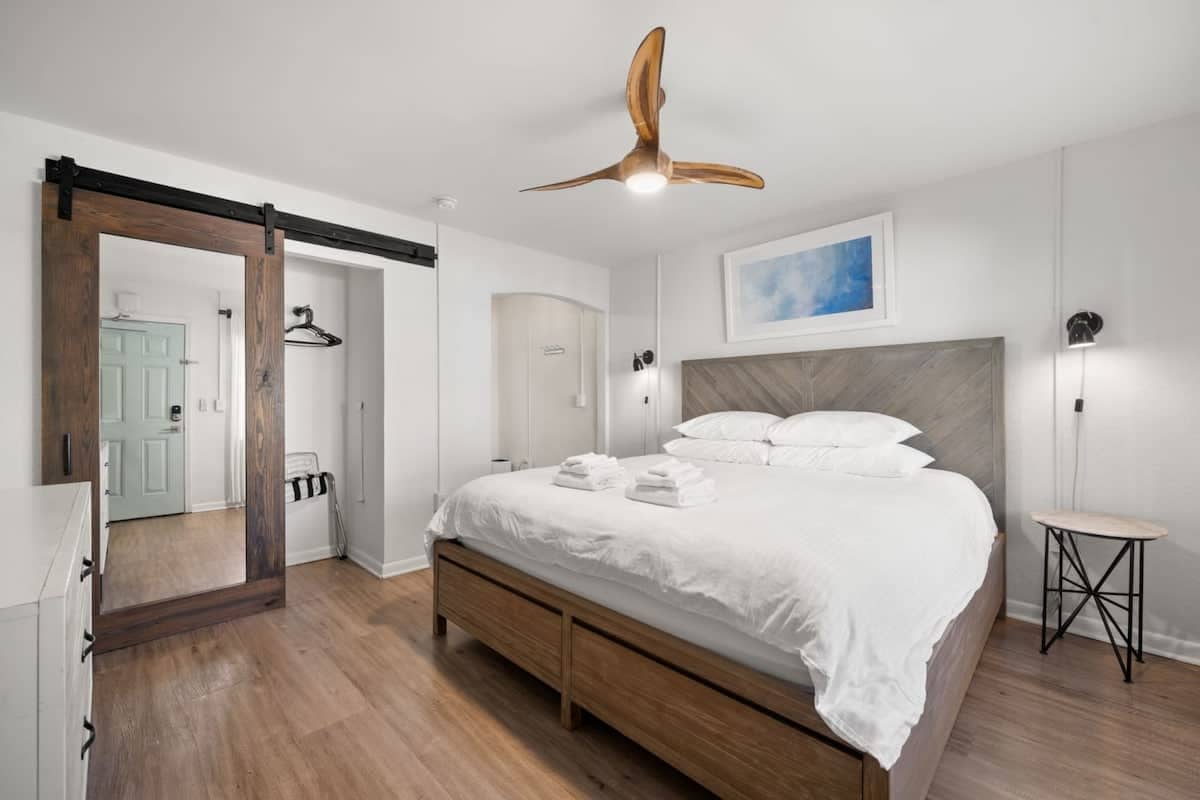 The Cabana Suite | Steps to the Beach!