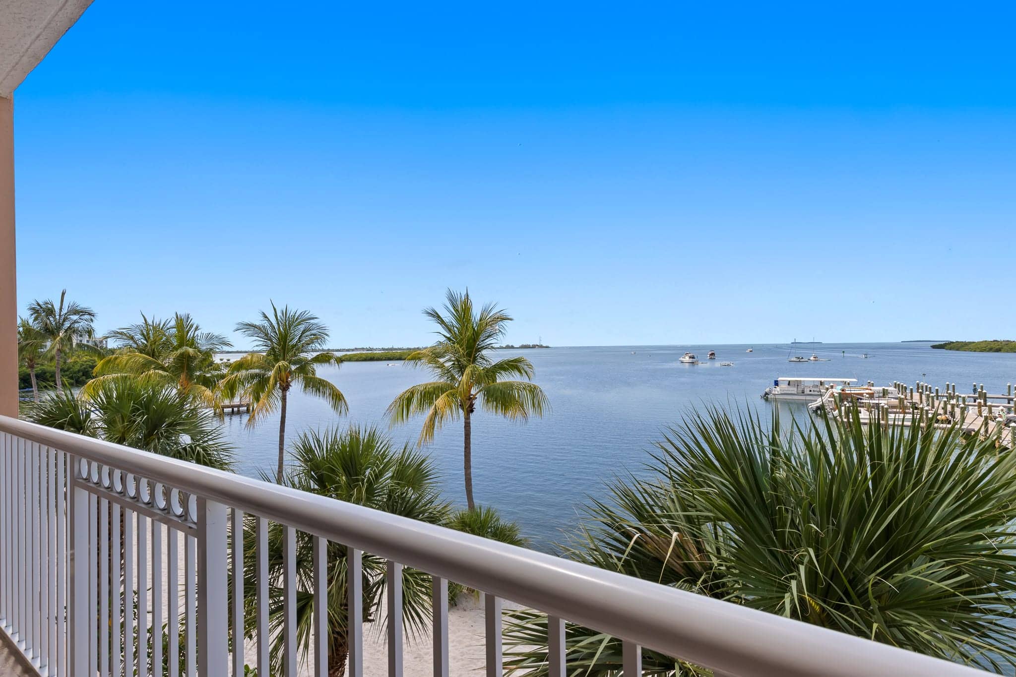 Ocean Front Presidential Suite | Beachside Resort