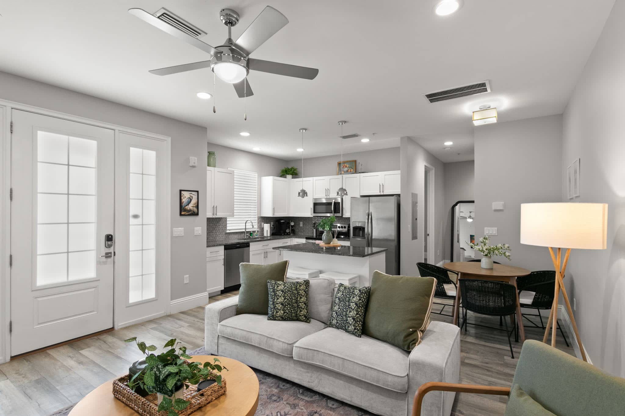 Canopy Cove | Gorgeous Condo In The Heart Downtown