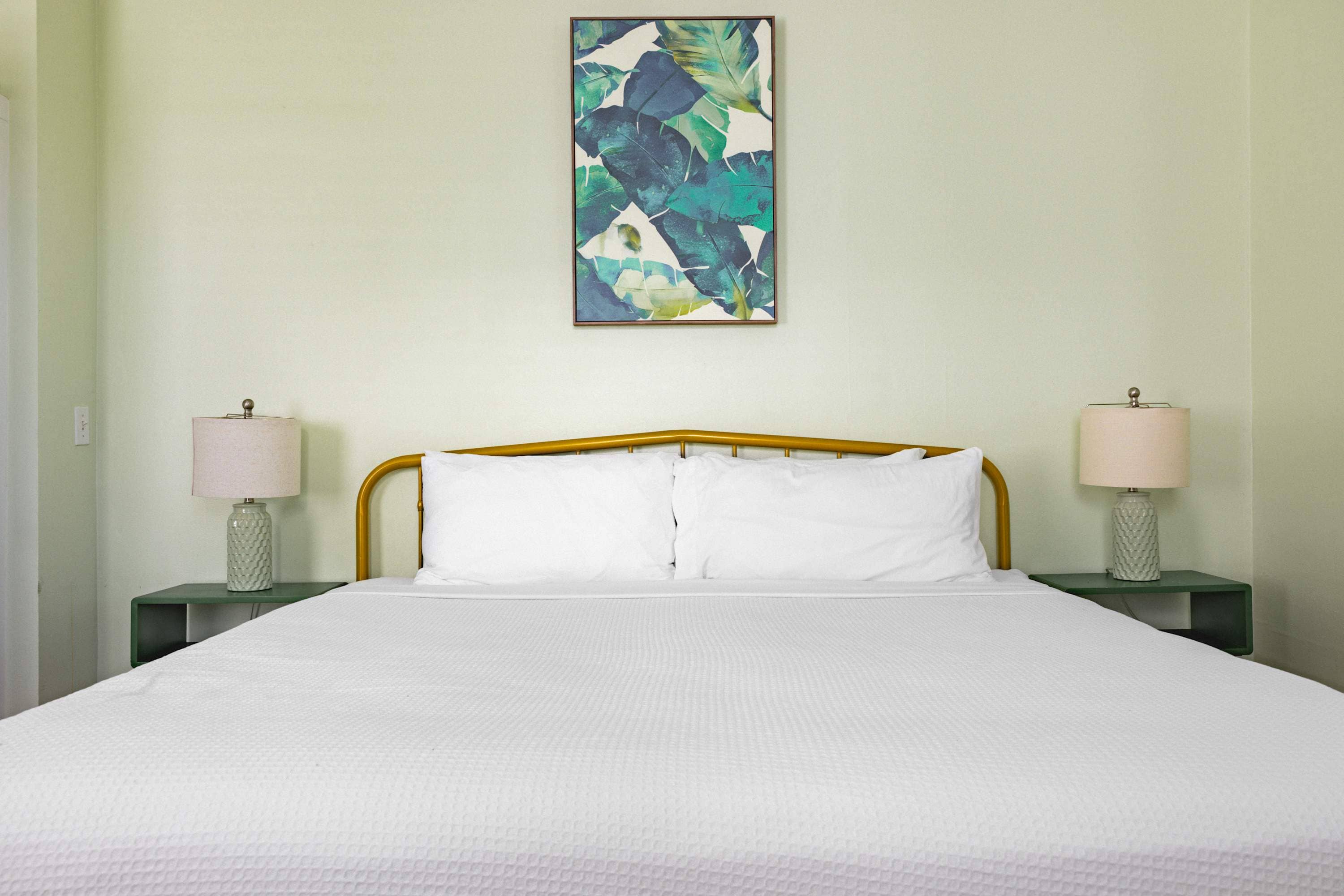Private Parking , Heated Pool - Key Lime Cottage