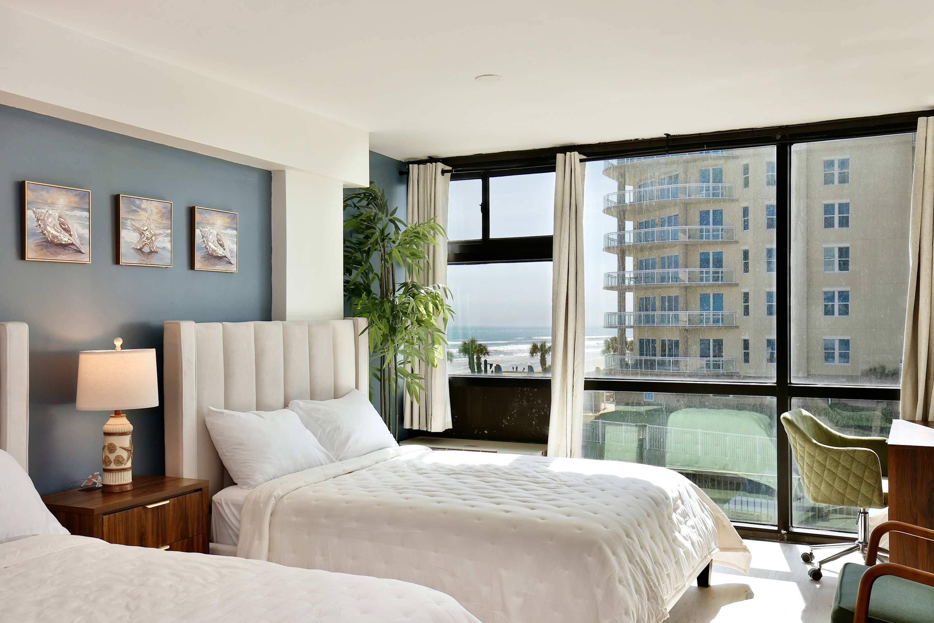 Modern Studio - Partial Beach Views, Pool & Porch