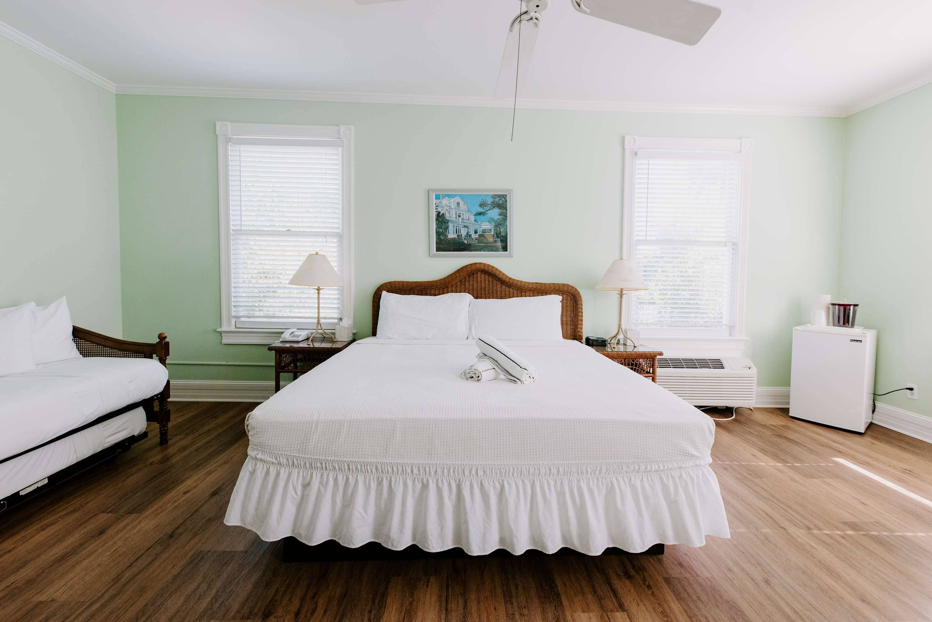 The Curry Poolside Suite | Second Floor King