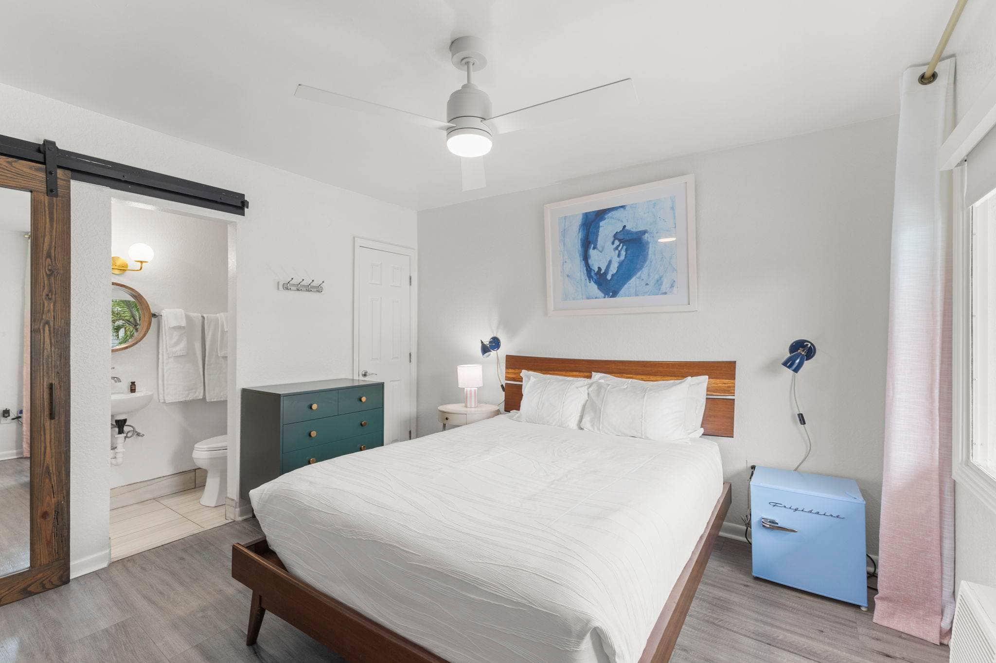 NEW! North Petite Room | Steps to the Beach!