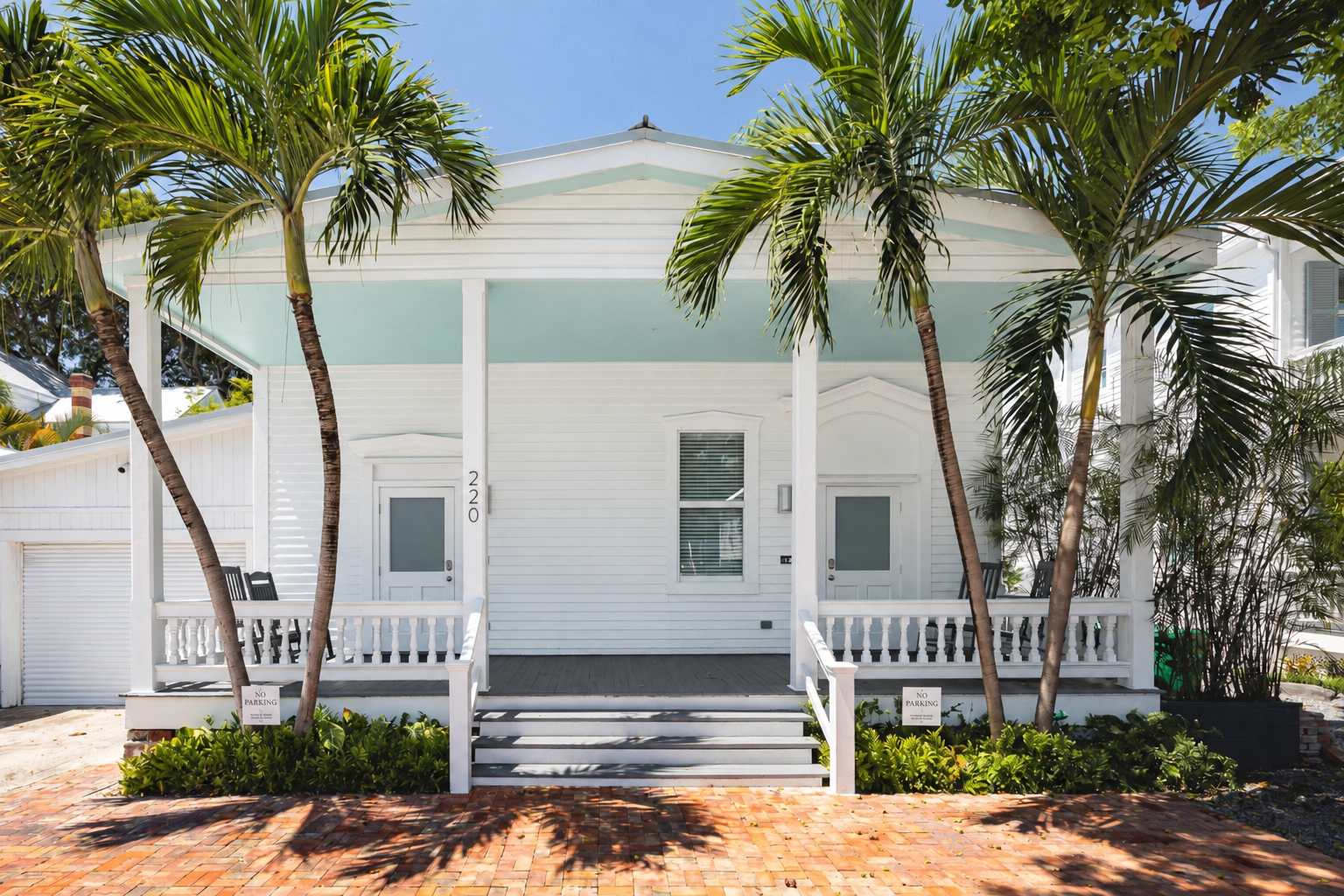 The Mesa House - One block from Duval St